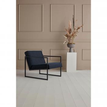 Design-Cocktailstuhl Vikko mit elastischem Sitz und Rücken
