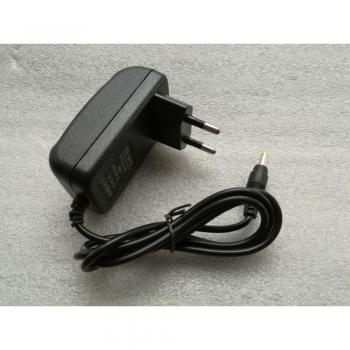 10 Stück Universal Ladegerät AC 110-240V zu DC 9V 2A 4,0x1,7mm