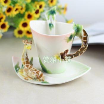Giraffe mit Löffel Keramiktasse