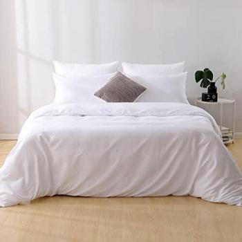 Aisbo BreathEasy Microfiber Quilt Bundle – White Double Size