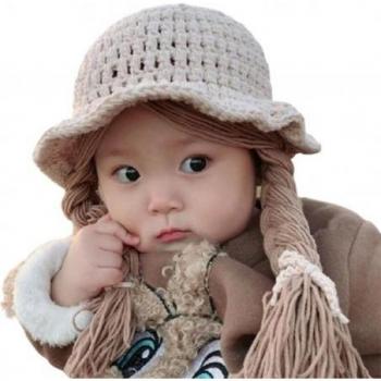 Accesorio fotográfico: peluca trenzada y gorro