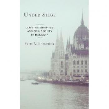 Under Siege: Counterterrorism and Civil Society in Hungary von Scott N. Romaniuk