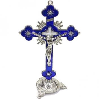 Religiöses Ornament: Kreuz mit Jesus und Pflaumenblüte in Metall