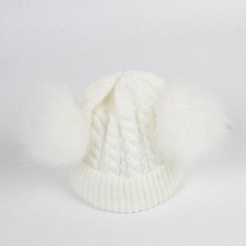 Freundliche Winterkappe mit Ohrenschutz