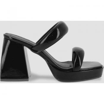 Sandalias Tina con Efecto Brillo