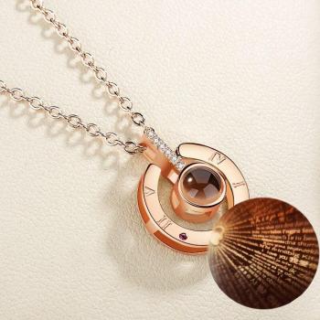 Rundes Collier mit Liebesbotschaft