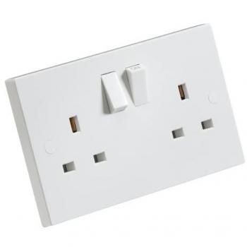 Presa Bipolare a 13A con Schermo 2 G KnightBridge