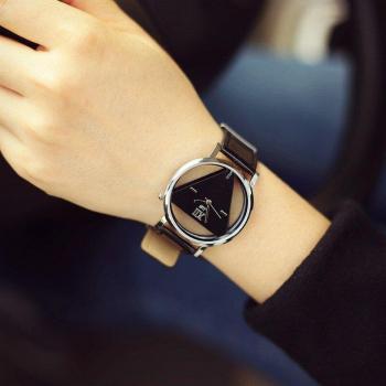 Triangulaire Minimaliste – Montre à Quartz pour Femmes