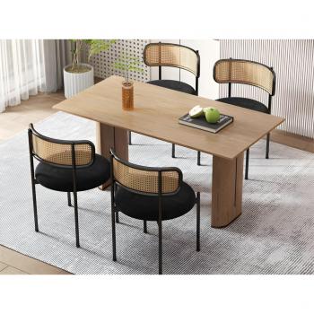 Sillas Luxe Noir – Juego de Cuatro con Detalle Metal