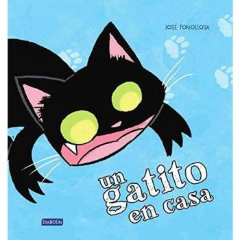 UN GATITO EN CASA