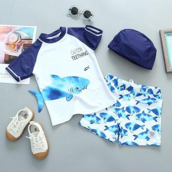 Kurzer Badeanzug für Jungen 1-6 Jahre mit blauem Hai und UV-Schutz