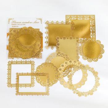 Material de arte manual: tarjetas y papel decorativo