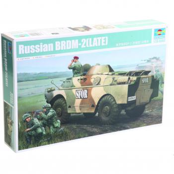 Maquette de véhicule blindé russe BRDM-2 (version tardive)