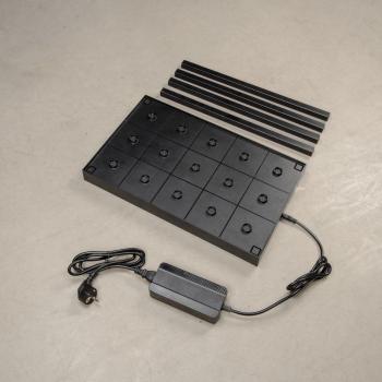 Stazione ricarica lampade da tavolo 15 posizioni Konstsmide 47x29x4 cm nera
