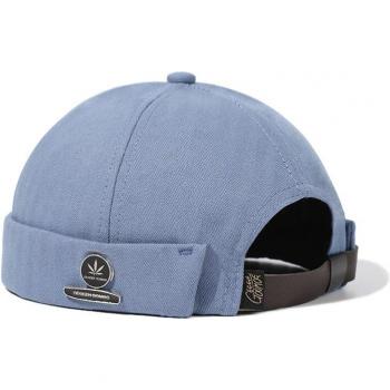 Gorro de Primavera/Otoño con Hoja de Arce y Detalle Metálico