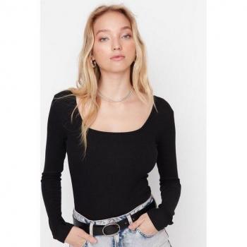 Trendyol Langärmliger Body für Damen in Schwarz mit quadratischem Ausschnitt