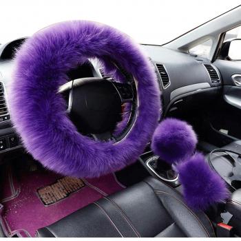 Trípode Decorativo de Lana Artificial para Vehículos en Tonalidad Violeta