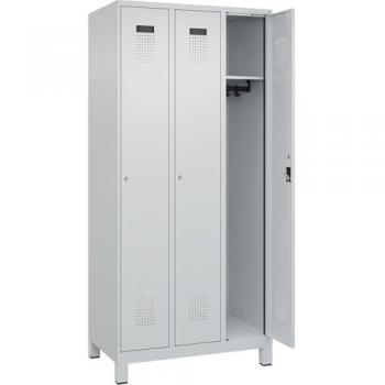 C+P Evolo Plus 3‑Abteil Spind – Rechte Anschlagplatte, Zylinderschloss, Maße 900 × 500 × 1950