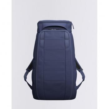 DB 25L Hugger Backpack in Blau