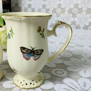 Taza de estilo europeo con mariposa y fresa, 300ml