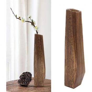 Macetero de madera hecho a mano