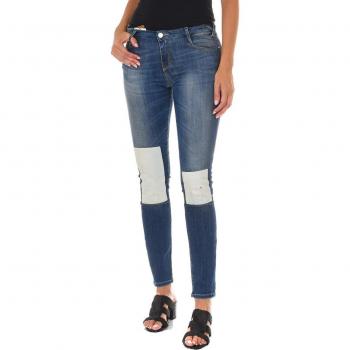 Pantalon denim usé à coupe étroite femme