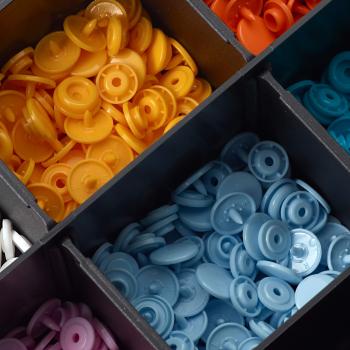 Boîte de Snap Colorés Prym 300 unités
