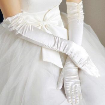 Guantes de novia marfil satinado con adornos