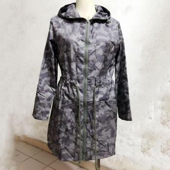 Chaqueta con capucha para mujer, estampado camuflaje, ideal para otoño y deportes al aire libre