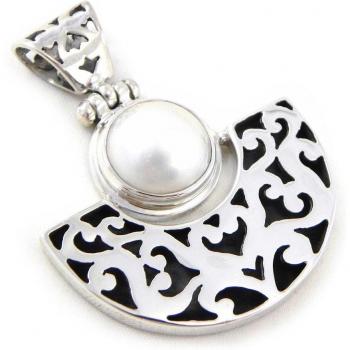 Sapa White Lily Silver Pendant