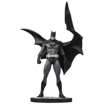 McFarlane DC Direct Resin Statue Batman Schwarz‑Weiß (Jorge Jimenez) 27 cm
