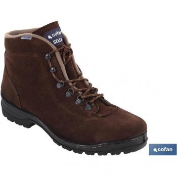 Bota Cofan Sella T-42: Montañera con Piel Hidrófuga y suela antideslizante
