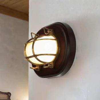 Silvio LED-Wandlampe – Fest integriert, Glas-Messing-Design