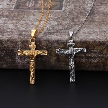 Collier Pendentif en Croix Dorée