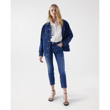Vaquero push up de mujer, diseño cropped slim, detalles rotos