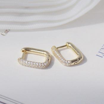 Aretes cuadrados de circonita y oro 14K