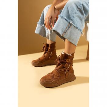 Fur-Lined Lace-Up Women's Boots in Brown Nubuk with High Sole