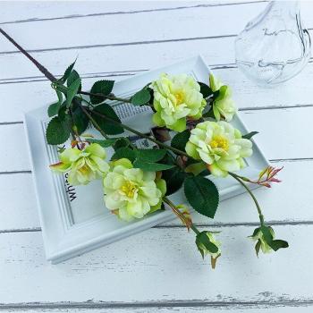 Meldel Elegance: Flores Artificiales para Novias