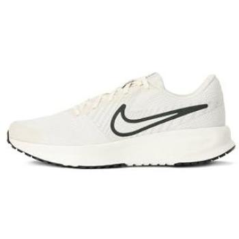 Nike Revolution 8 scarpe da running stile urbano