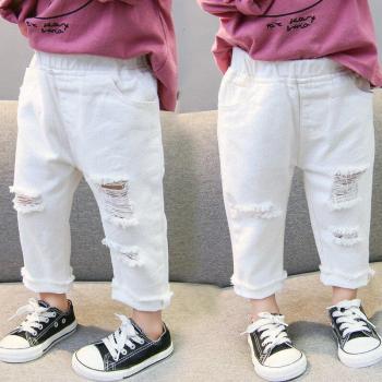 Jeans cassés couleur blanche pour petite fille, saison printemps-été