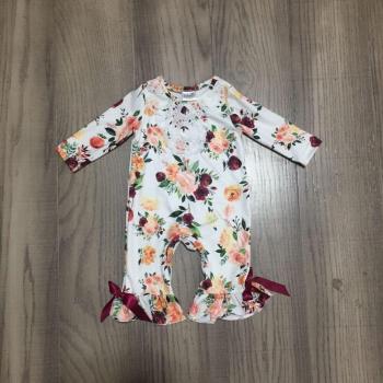 Mono girlymax para niñas con diseño floral