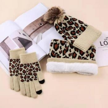 VISROVER Leopardskin Winter Hat Snood Gloves Set
