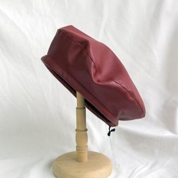 Chapeau artistique en cuir synthétique pour femme