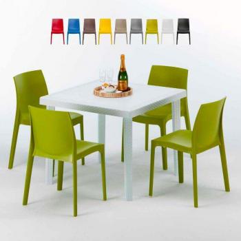 Love & Café – Table Blanche 90 × 90 cm, Chaises Multicolores
