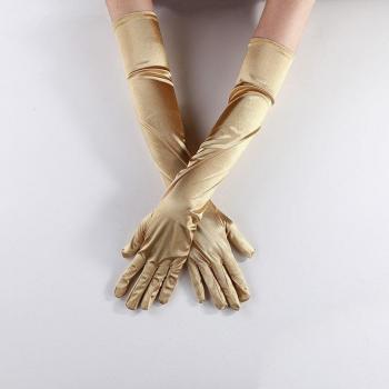 Élégance Blanche pour Bal Nuptial