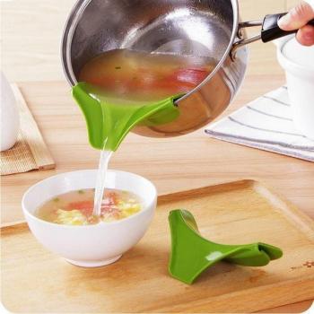 Kitchenware Liquid Deflector