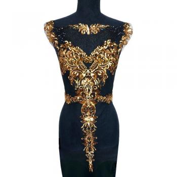 Robes Noces Élégance Tulle Doré – Col Patch
