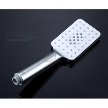 Accesorio de baño: boquilla de ducha eficiente