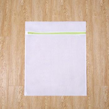 Washing Machine Bra Bag with Green Zipper