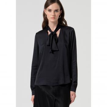 Blusa de Cetim com Corte Regular